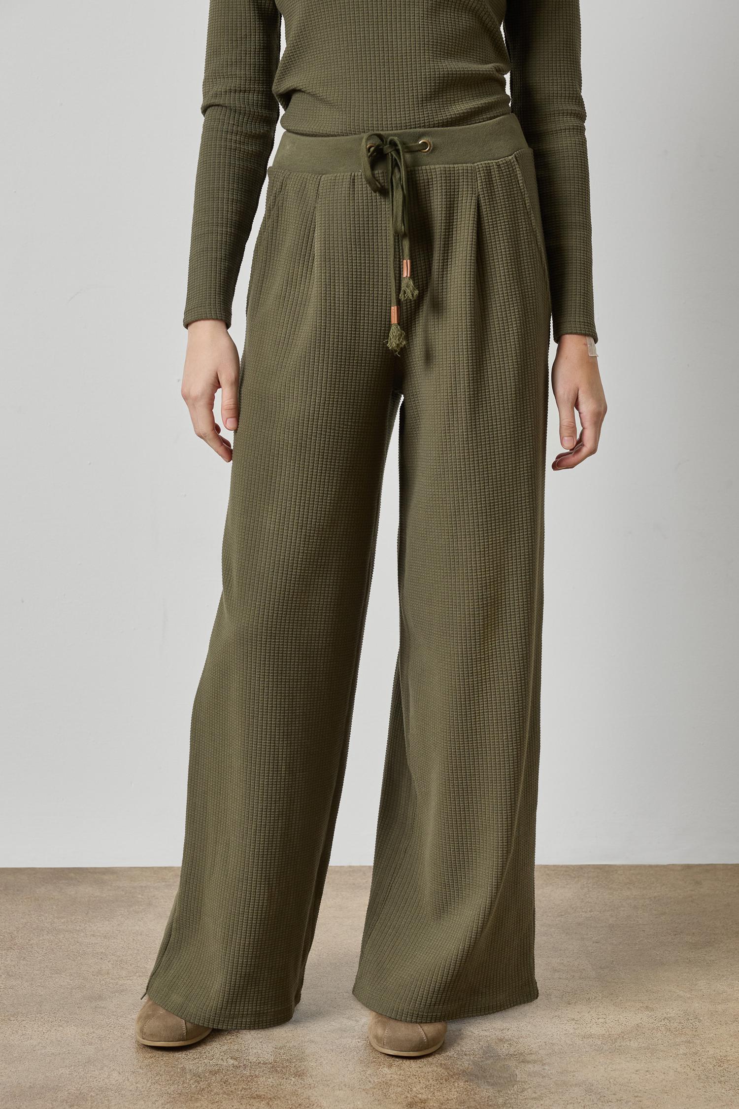 Lilla P Waffle Texture Full Length Pleated Pant