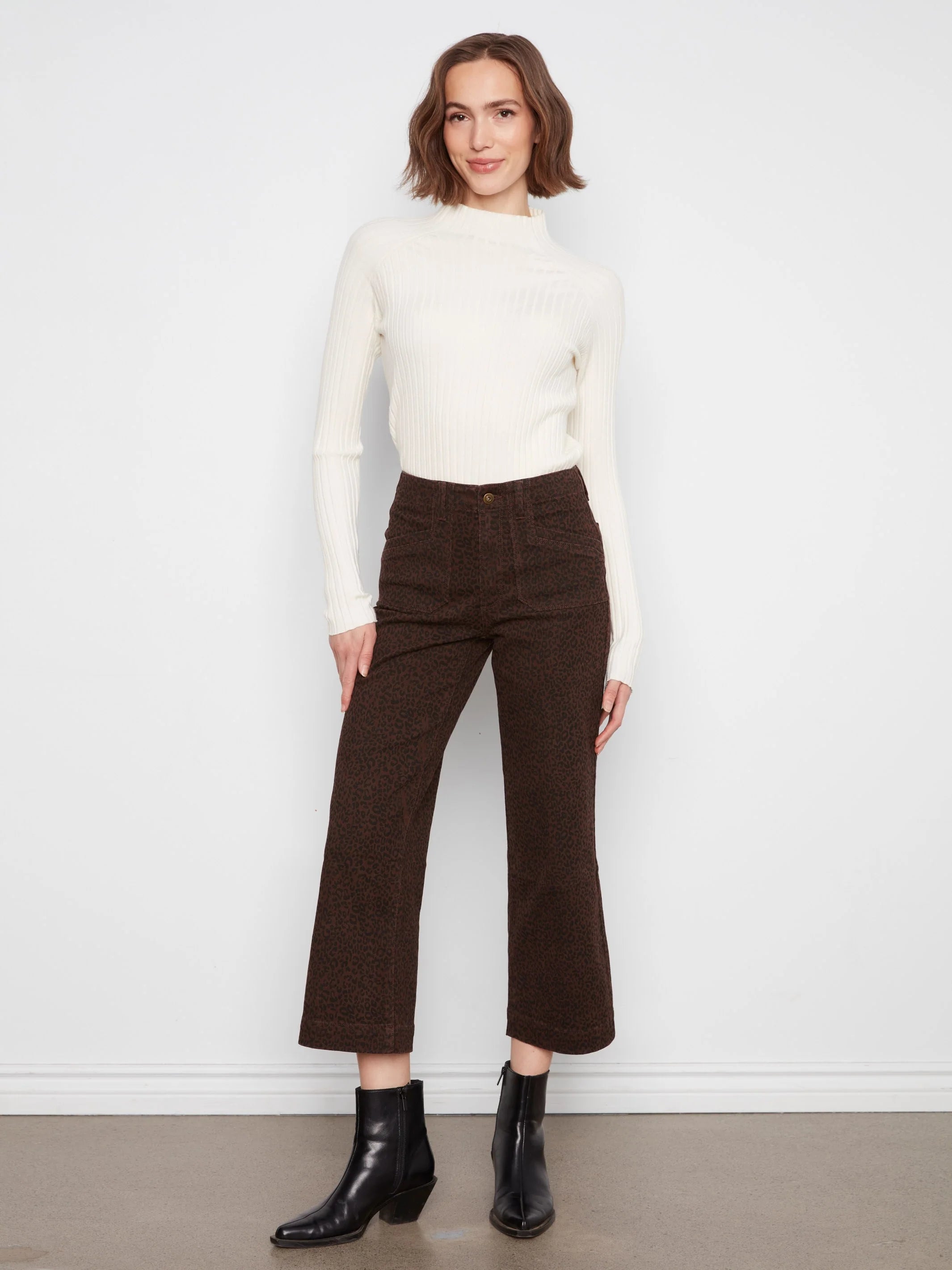 Charlie B Printed Cropped Wide Leg Stretch Twill Pants in Leopard