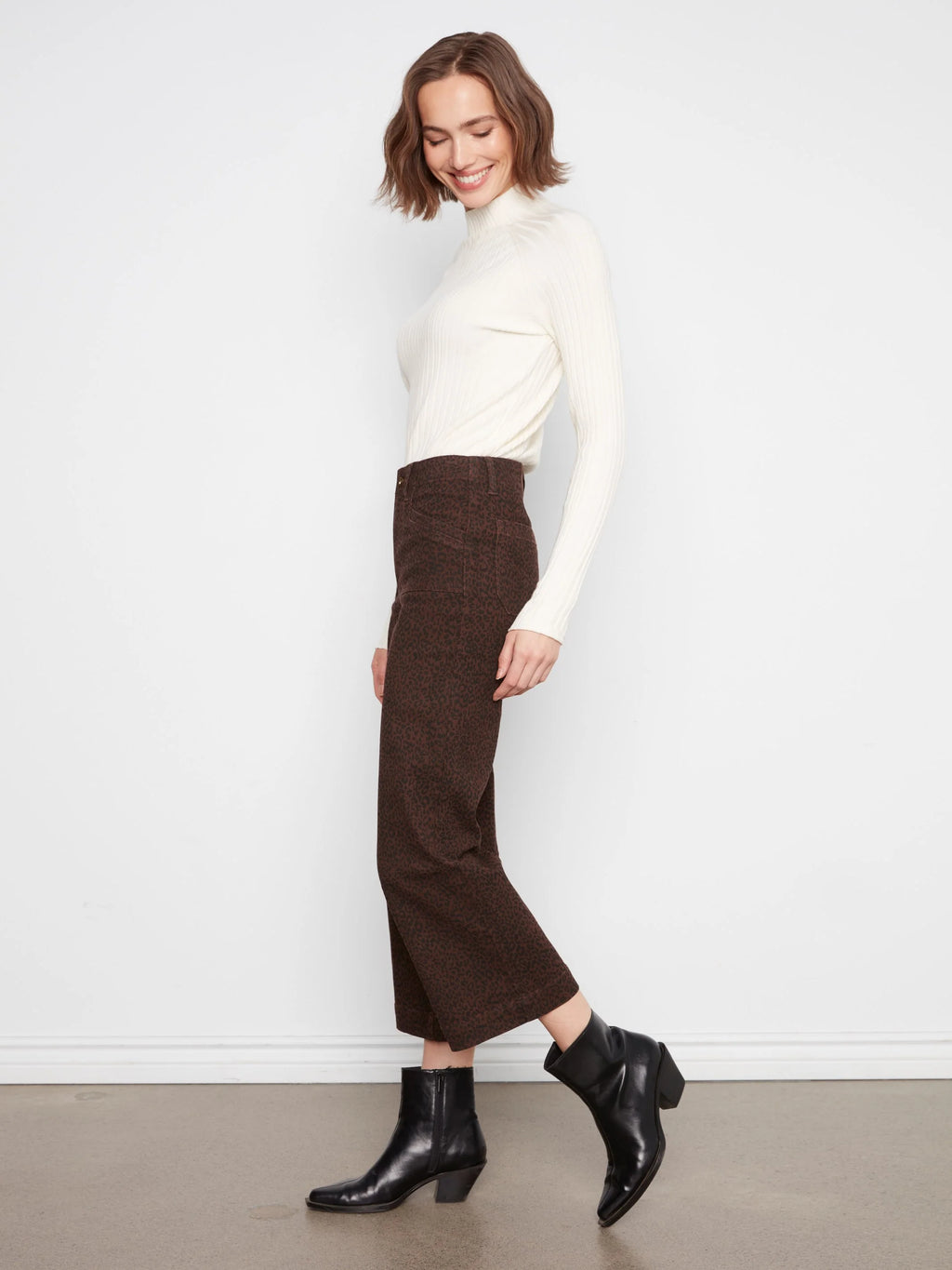 Charlie B Printed Cropped Wide Leg Stretch Twill Pants in Leopard