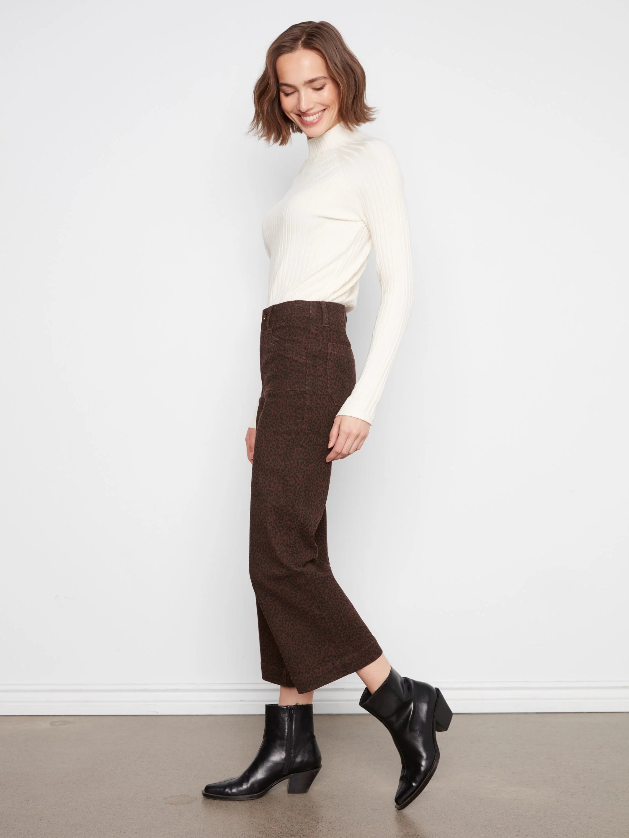 Charlie B Printed Cropped Wide Leg Stretch Twill Pants in Leopard