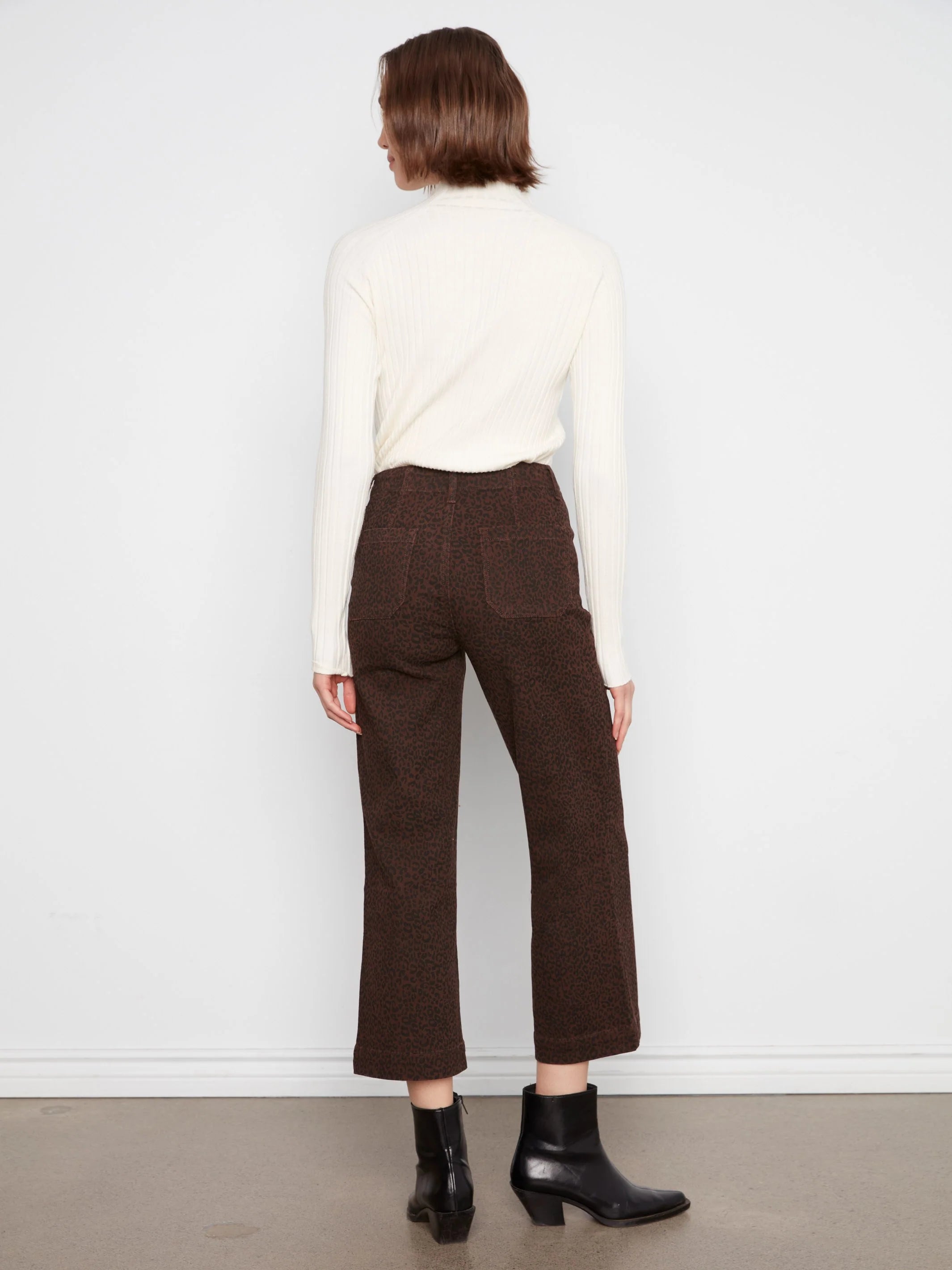 Charlie B Printed Cropped Wide Leg Stretch Twill Pants in Leopard
