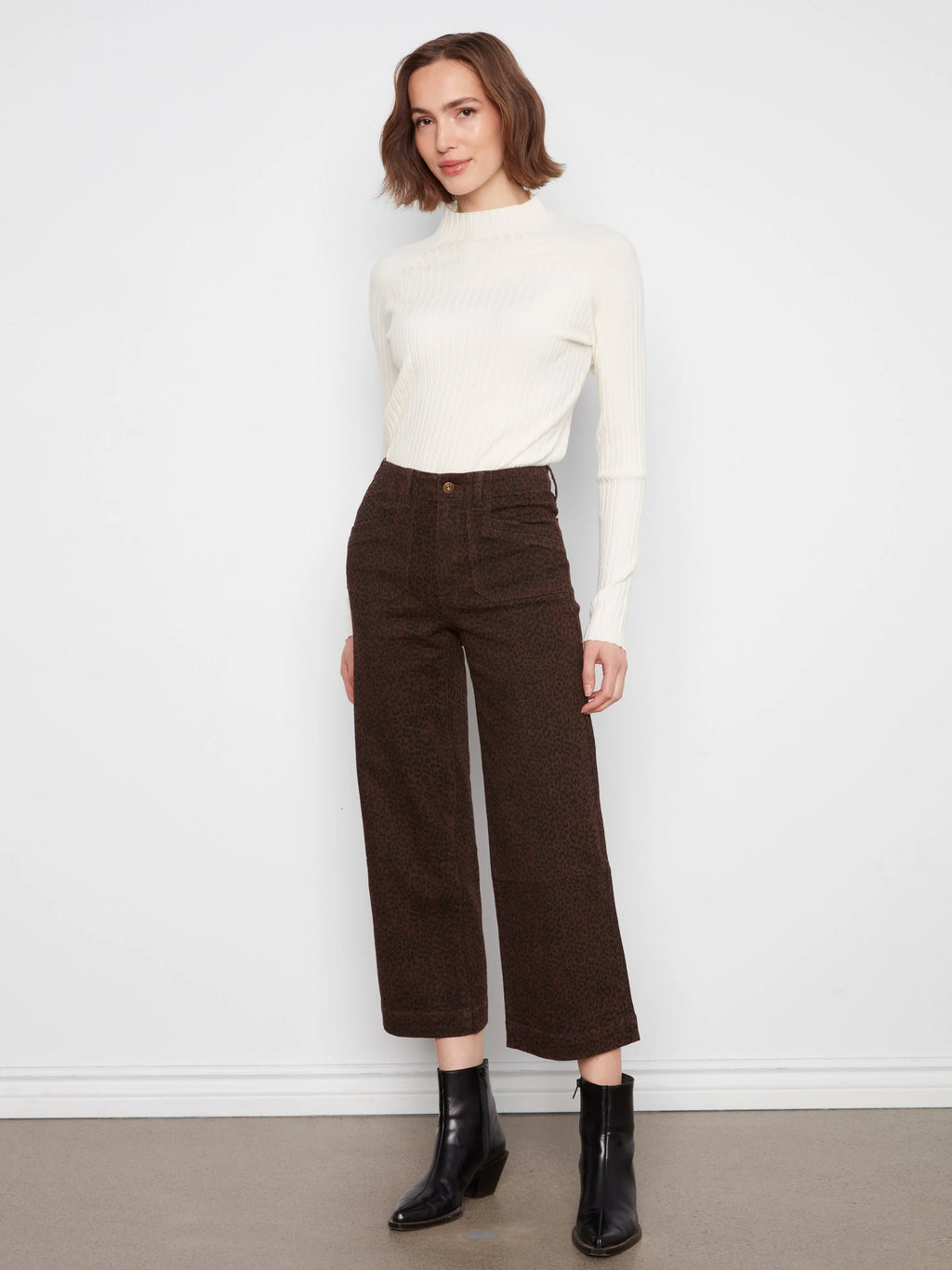 Charlie B Printed Cropped Wide Leg Stretch Twill Pants in Leopard