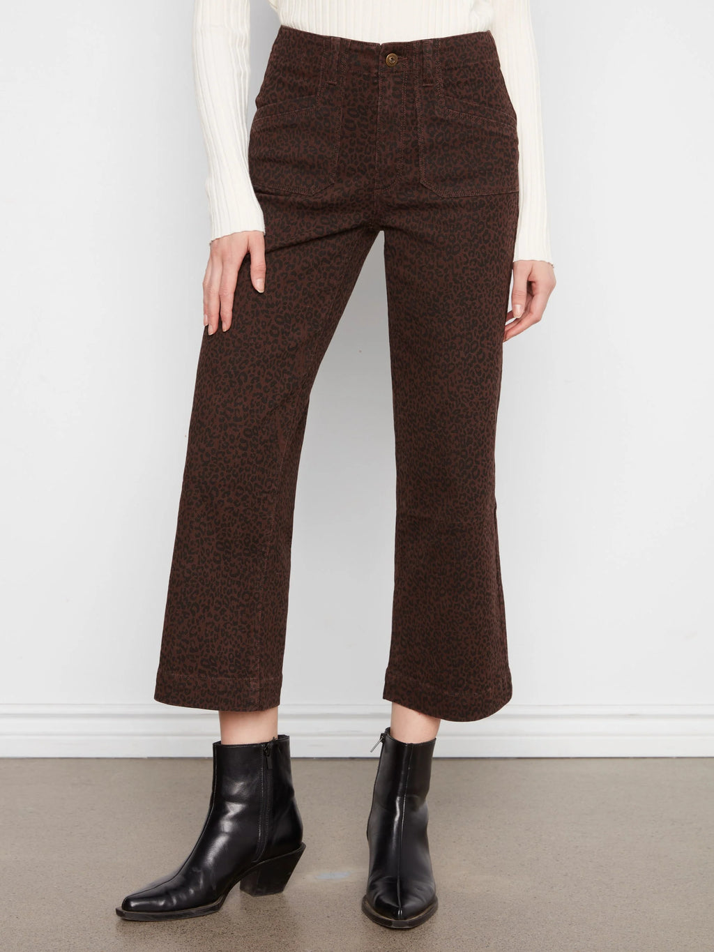 Charlie B Printed Cropped Wide Leg Stretch Twill Pants in Leopard
